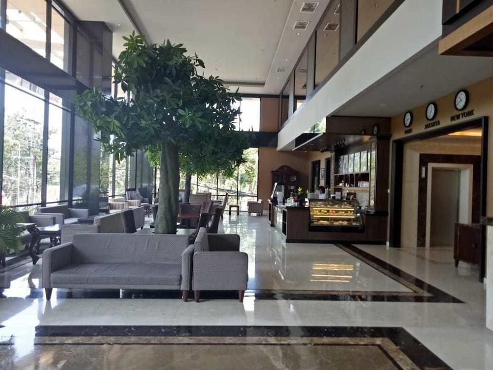 Aria Centra Surabaya Hotel Exterior photo