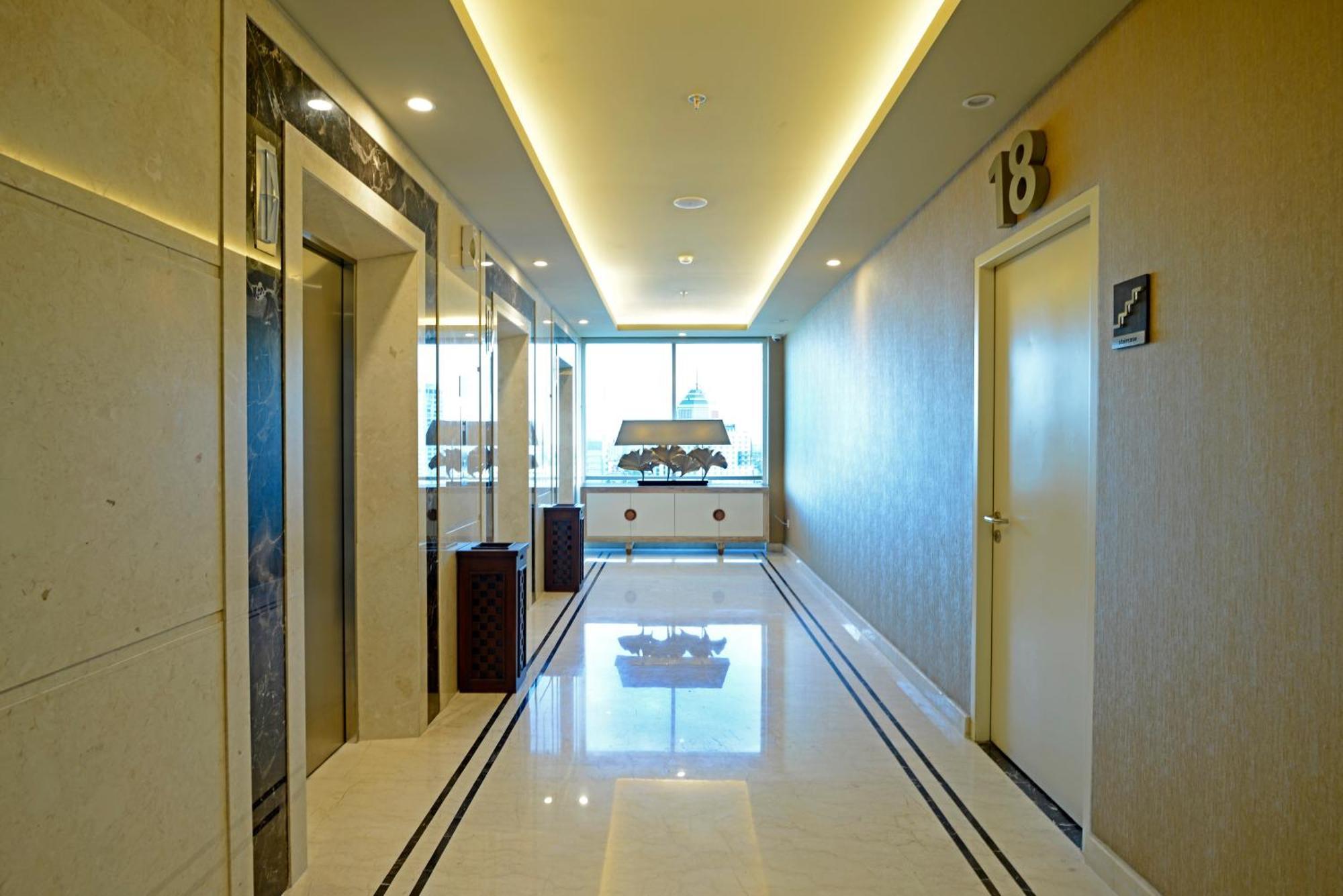 Aria Centra Surabaya Hotel Exterior photo