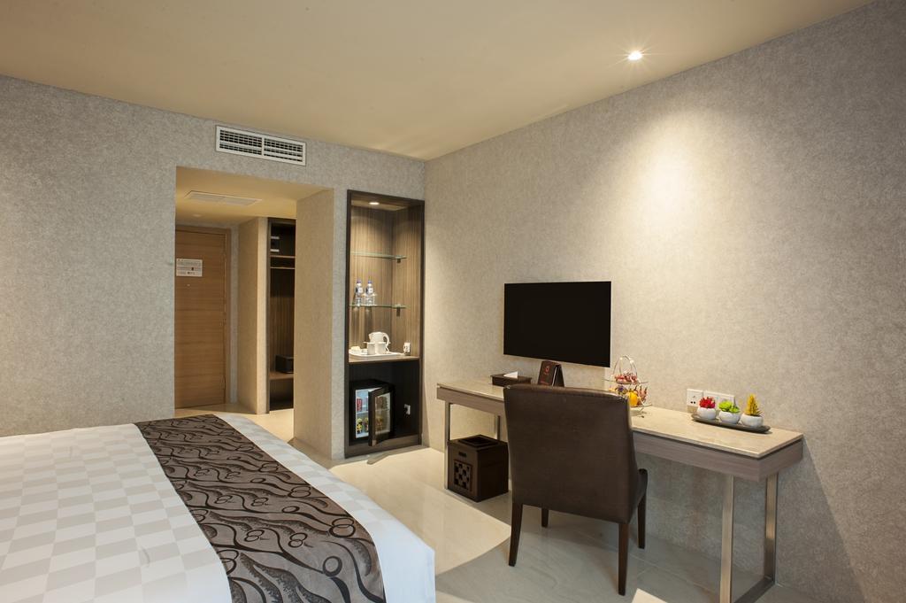 Aria Centra Surabaya Hotel Exterior photo