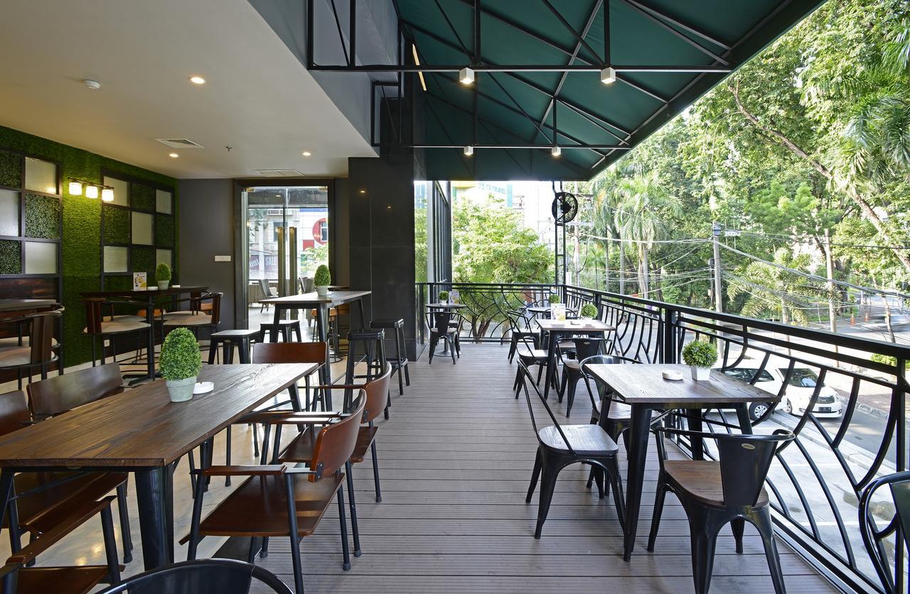 Aria Centra Surabaya Hotel Exterior photo